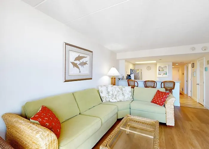 Bright With Great Location Balcony Pools Tennis & Game Holiday home