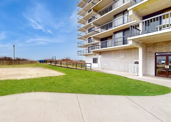 Bright With Great Location Balcony Pools Tennis & Game Holiday home Ocean City